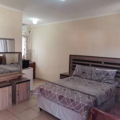 SNSA Magugu Bed & Breakfast - aka Ngisaphila Guesthouse