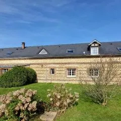 Amazing Home In Saint-Aubin-Routot