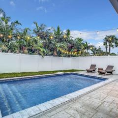 Luxe Home - Heated Pool I 5 min to Beach I BBQ Grill