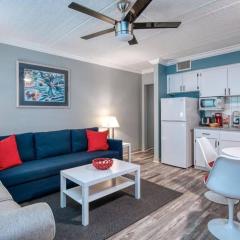 Madeira Beach Sunset Beach Suites - Suite 5! Pet Friendly and Steps to the Beach!