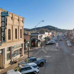 The Historic Grand Canyon Hotel