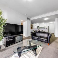 A Comfy 2BR Apt Right Next to Darling Harbour