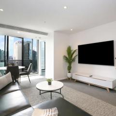 A Modern 2BR Apt with City Views FREE Parking