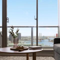 A Stylish 3BR Apt with Harbour Views FREE Parking