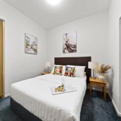 A Chic Apartment on Bourke St Near Chinatown