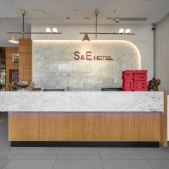 S&E ホテル（S&E Hotel）