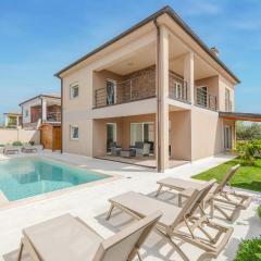 4 Bedroom Amazing Home In Vodnjan