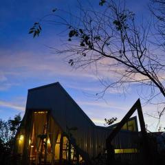 Stilt House - Tre Dalat