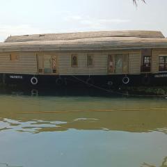 Mercury Houseboat