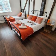 The Mews by Spires Accommodation oozing with character, this a fabulous place to stay in Burton-upon--Trent
