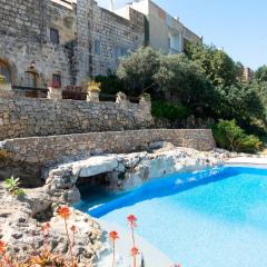 Villeleynah Amazing Gozitan Villa Pool - Happy Rentals