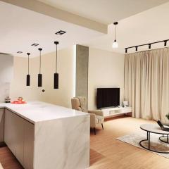 quiet green 1 bedroom for your rest