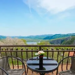 2 Bedroom Stunning Home In Lokvicici