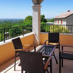 Pet Friendly Apartment In Umag With Wifi