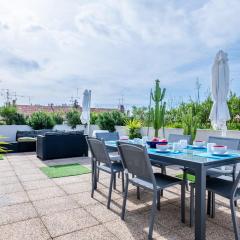 RARE! 120m ROOFTOP 5-minute walk to downtown