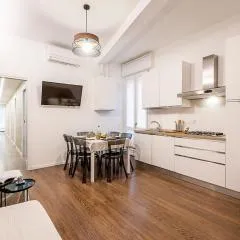 StayEasy Petrella21 - 4 Bedrooms, 3 baths - Central Station