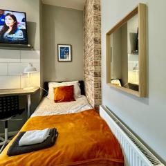 Limpenny Studio - Cityscape Cozy Corner