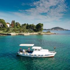 Private Tour with traditional boat