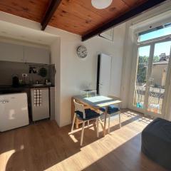 Studio flat ultimo piano in centro