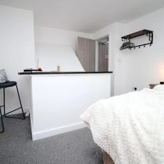 A Stylish - 1 Bedroom Flat