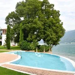 Beautiful apartment on the lake, pool & parking - Nr 124