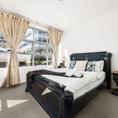 A Cozy Apt for 6 Right Next to Darling Harbour