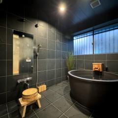日本伝統のお風呂を楽しむ、３LDKの一軒家、ベッド5台、寝室3つ