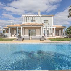 Villa Loane - Swimming Pool - BY BEDZY