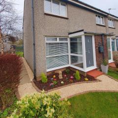 Modern 2 Bed in Troon