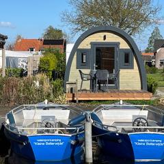 Camping pod Tiny House aan het water