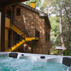 'El Mirador de Sotillo', un Oasis de Confort con Piscina y Jacuzzis