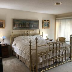 Beautiful Bed & Breakfast Suite on the Lake