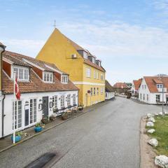 1 Bedroom Cozy Apartment In Gilleleje