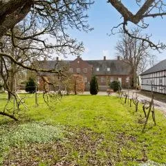 11 Bedroom Pet Friendly Home In Rønde