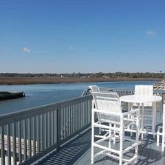 Family - Johnsons Lair- Approx 476 Feet to the Beach