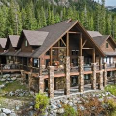 Stunning 7BR Lodge with Beautiful Mt Quandary Views