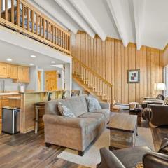 3BDR Condo with Loft Heart of Breck Walk to Town