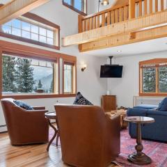 Serene 3BD with Stunning Views and Hot Tub