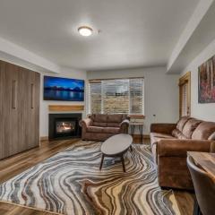 Stylish 2BR Canyon Village Condo