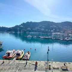 CASA LA MARINELLA SUL PORTO