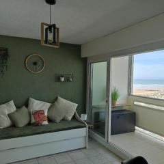 L'Emeraude, les pieds dans l'eau