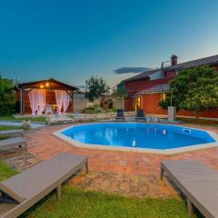 Ferienhaus mit Privatpool für 8 Personen ca 150 qm in Cokuni, Istrien Südküste von Istrien