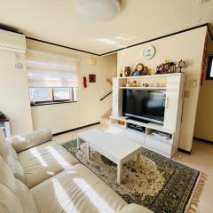 Winter Sale Direct access to each spot Near by Station 9mins to Ikebukuro 10mins to Ueno 13mins to Shinjuku Whole House 3 Bedrooms Max for 8