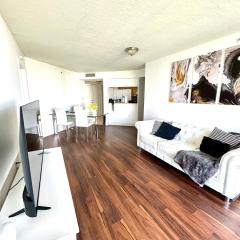 Private bedroom 1 block from Downtown Miami