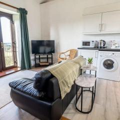 Lovely 2 Bedroom Coastal Cottage near Bude