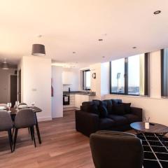 Modern 2 Bed Apartment with Views by Old Trafford