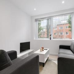 Modern 2 Bedroom Apartment in Central Newbury