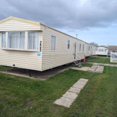 3 Bedroom Caravan, Sleeps 8 Lyons Lido Beach