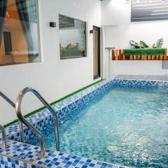 Private Jacuzzi Pool homestay with 10-14 paxx