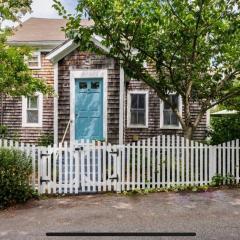 5 Min Walk to Town Patio Yard & A C